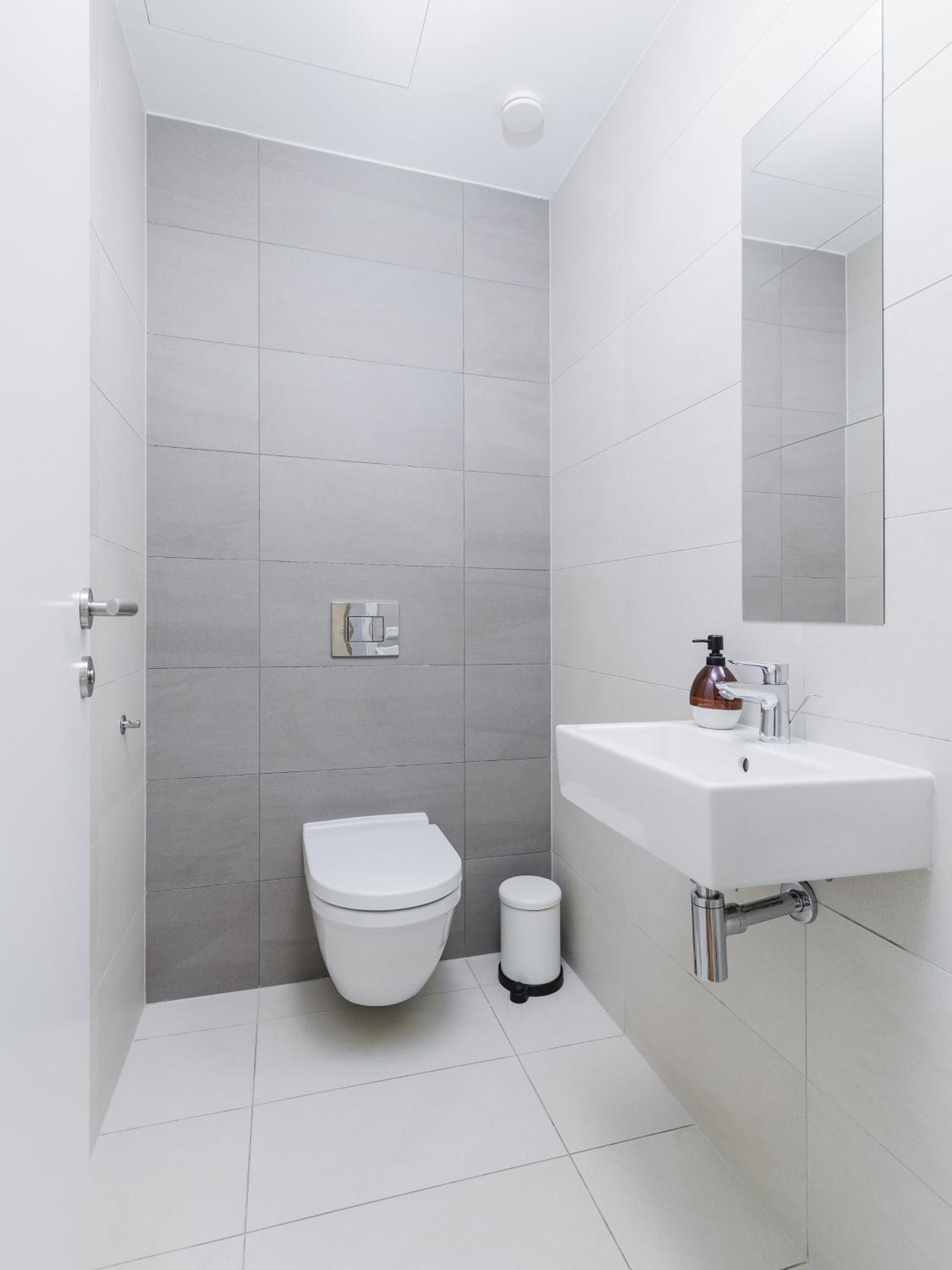 ברטיסלאבה Sky Park 1 - Luxurious #Instaworthy Apartment In Downtown City Center With Included Parking, Best Address In Town מראה חיצוני תמונה
