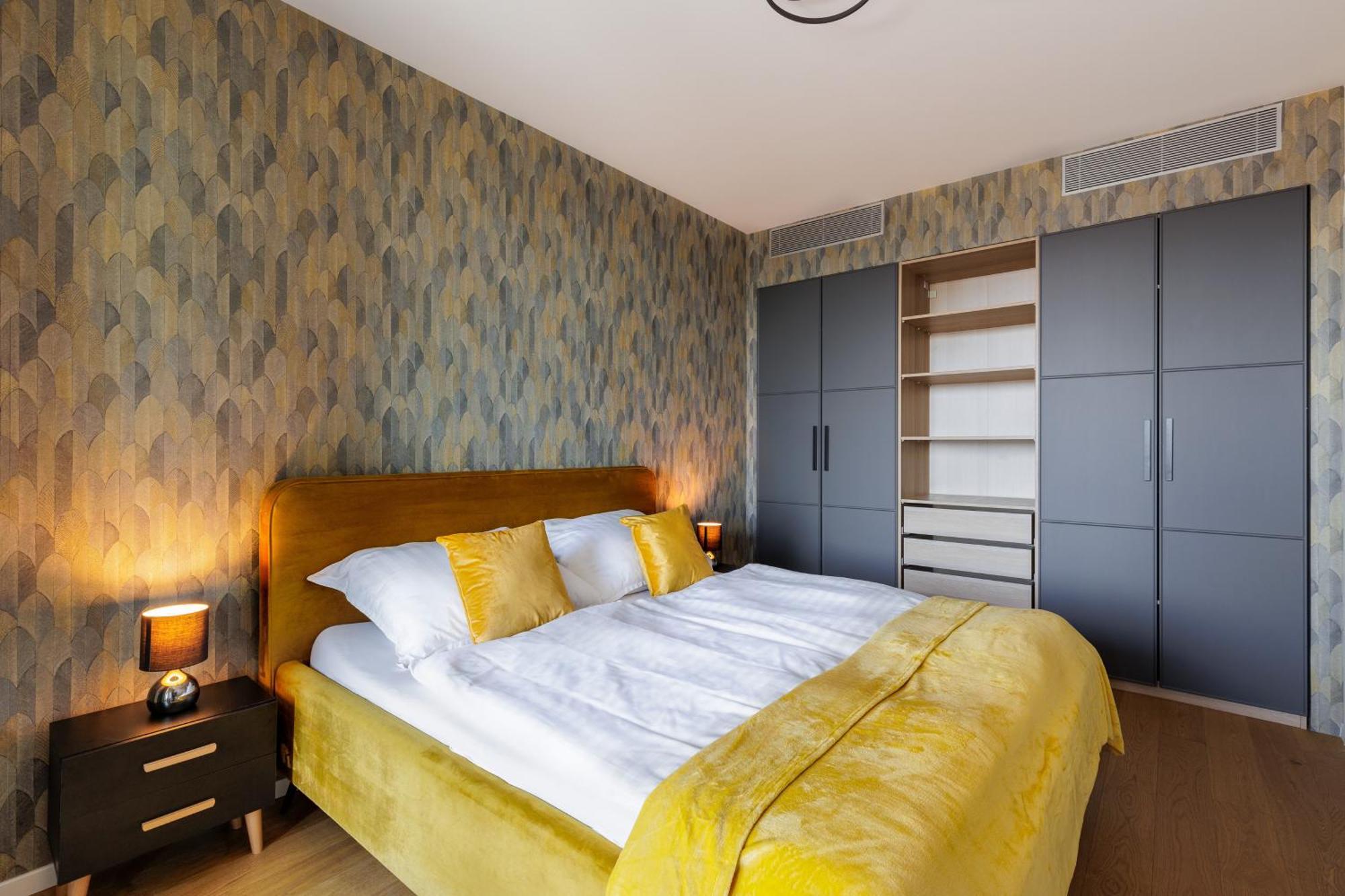 ברטיסלאבה Sky Park 1 - Luxurious #Instaworthy Apartment In Downtown City Center With Included Parking, Best Address In Town מראה חיצוני תמונה