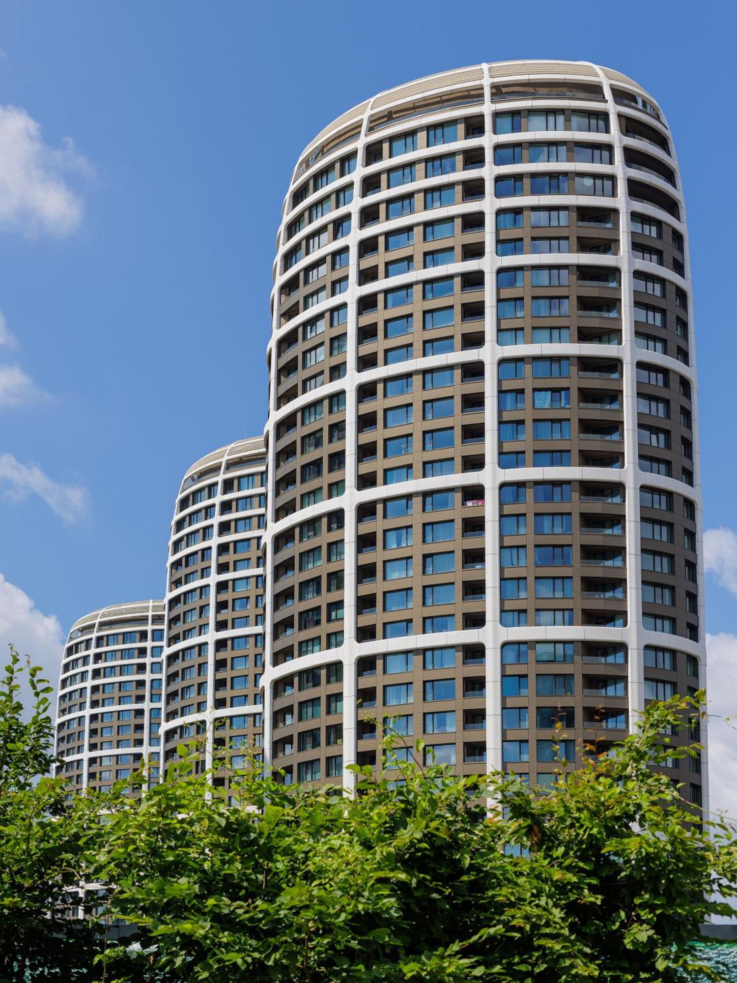 ברטיסלאבה Sky Park 1 - Luxurious #Instaworthy Apartment In Downtown City Center With Included Parking, Best Address In Town מראה חיצוני תמונה